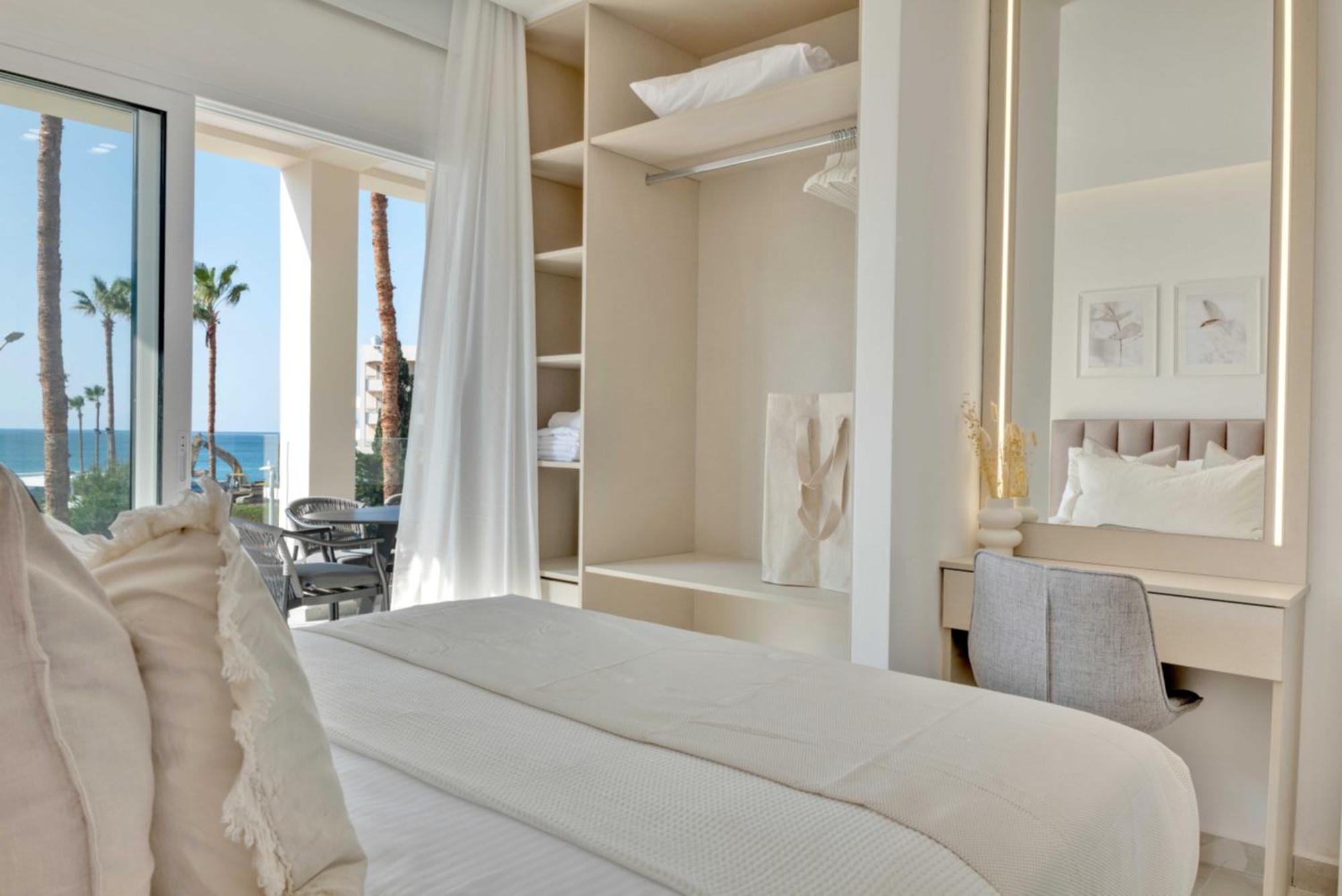 Phaedrus Living: Seaview Luxury Flat Limnaria 150 Apartment Paphos Exterior foto