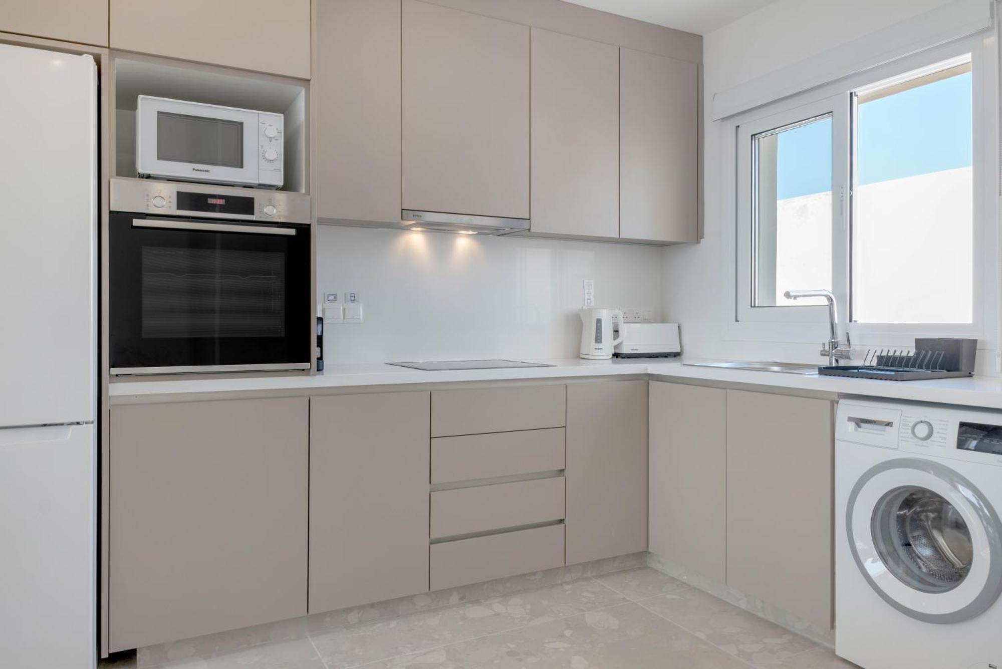Phaedrus Living: Seaview Luxury Flat Limnaria 150 Apartment Paphos Exterior foto